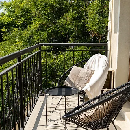 Rabi Park Ξενοδοχείο με διαμερίσματα Άγιος Κωνσταντίνος και Ελένη