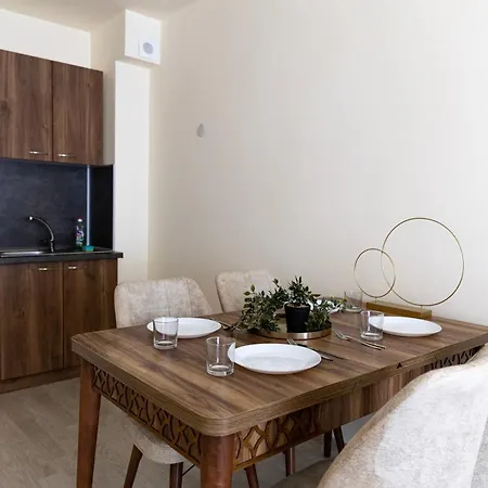 Ξενοδοχείο με διαμερίσματα Rabi Park Άγιος Κωνσταντίνος και Ελένη