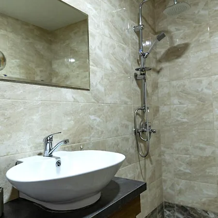 Rabi Park Άγιος Κωνσταντίνος και Ελένη