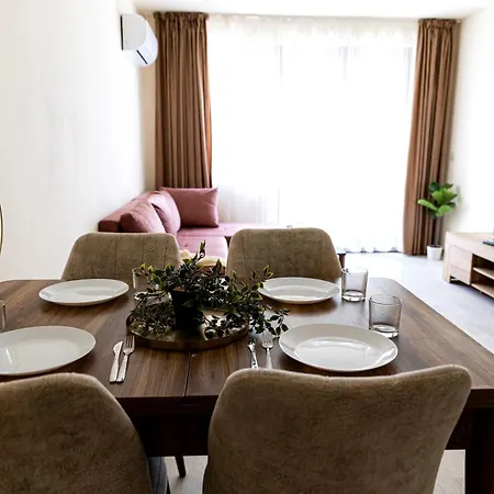 Rabi Park Ξενοδοχείο με διαμερίσματα Άγιος Κωνσταντίνος και Ελένη