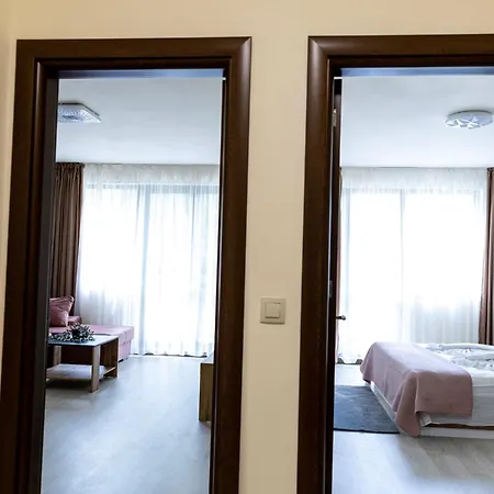 Rabi Park Ξενοδοχείο με διαμερίσματα Άγιος Κωνσταντίνος και Ελένη