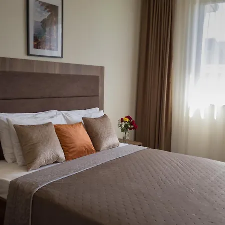 Rabi Park Apartahotel 3*