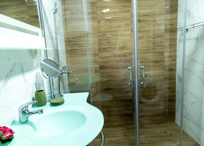 Rabi Park Appart hôtel St Constantin et Helena