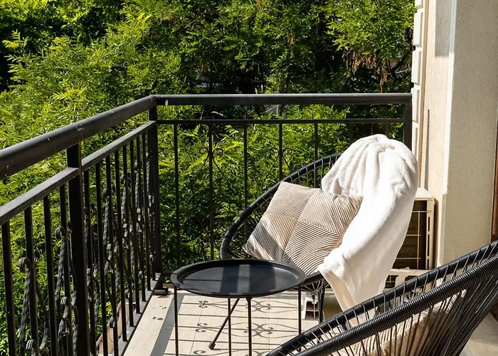 Rabi Park Appart hôtel St Constantin et Helena